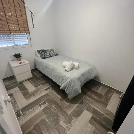 Lovely En Piso Compartido Homestay *